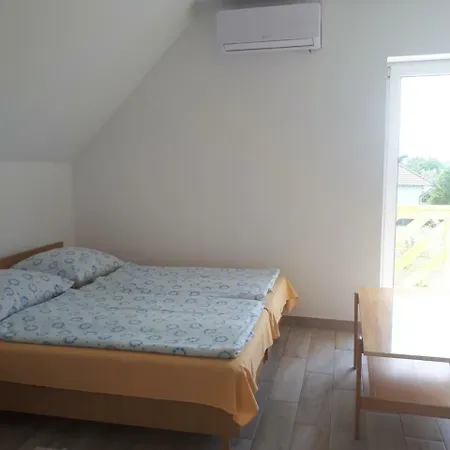 公寓 Hullay Apartman Balatongyörök