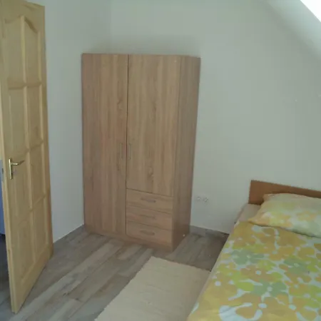 Hullay Apartman 公寓 Balatongyörök